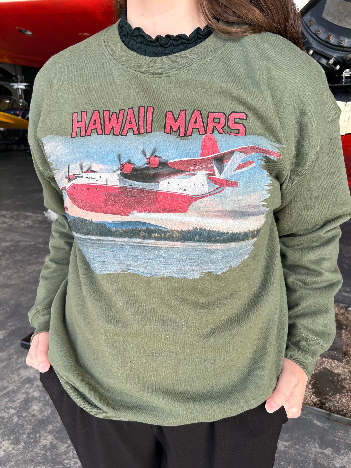 Hawaii Mars Crewneck military green